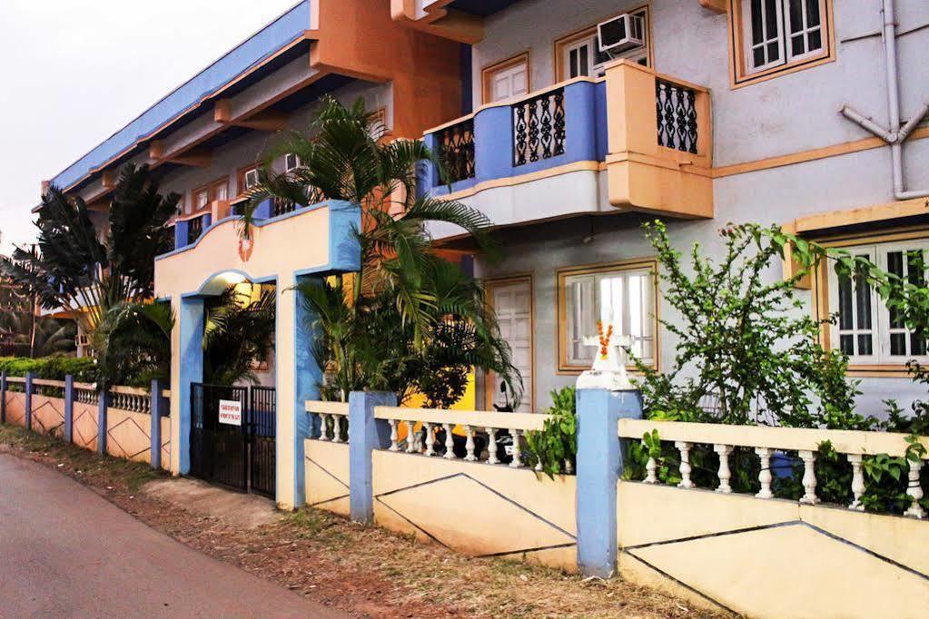 فندق Libton Manor كاندولِم المظهر الخارجي الصورة